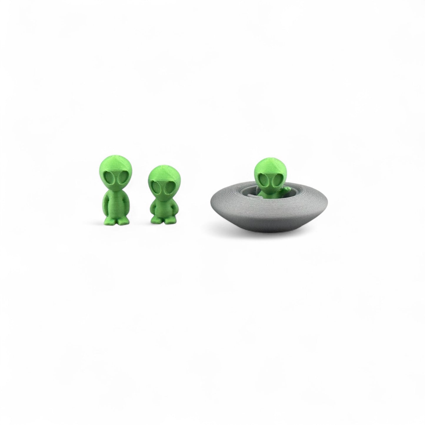 Micro Alien with Flying Saucer – Tiny 3D Printed Alien Toy Set | Desk Decor, Collector’s Mini, or Galactic Gift